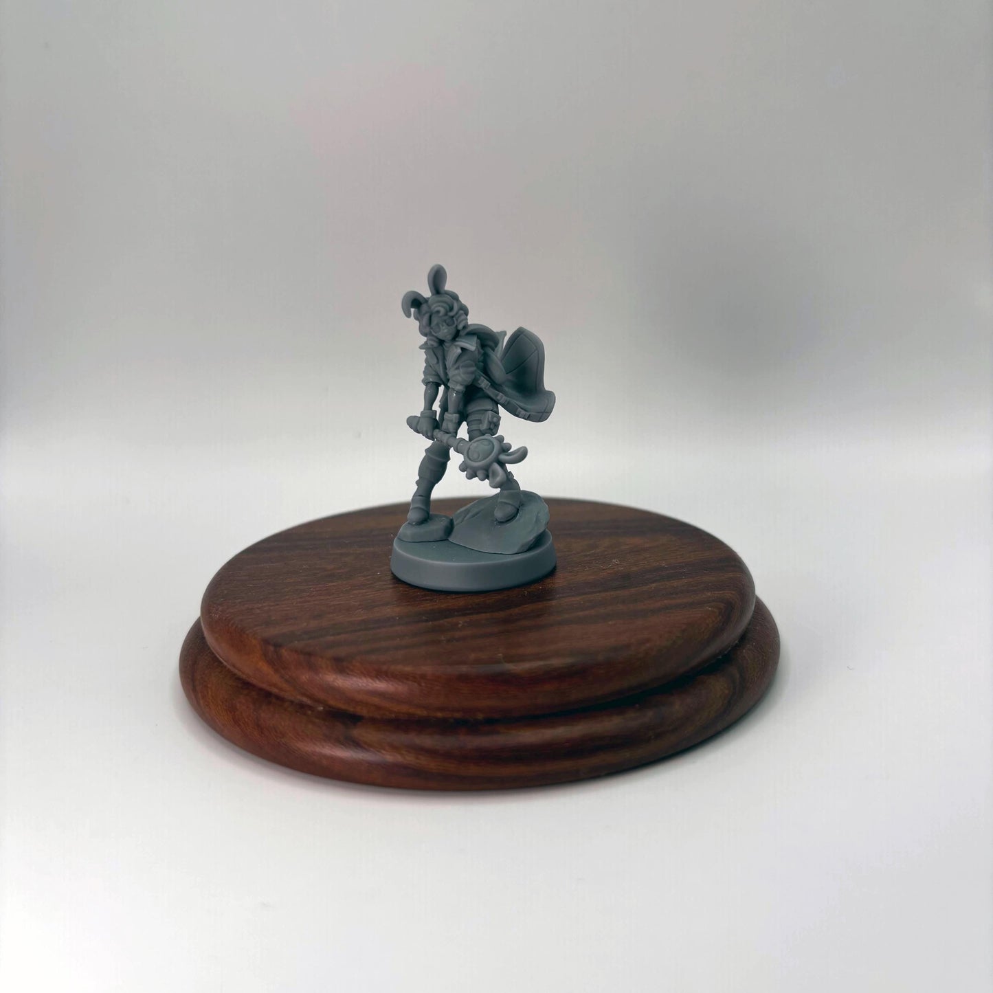 Fleur de Lune, Lightseeker Rabbit Paladin Miniature - LPOMC - 28mm / 32mm / 36mm