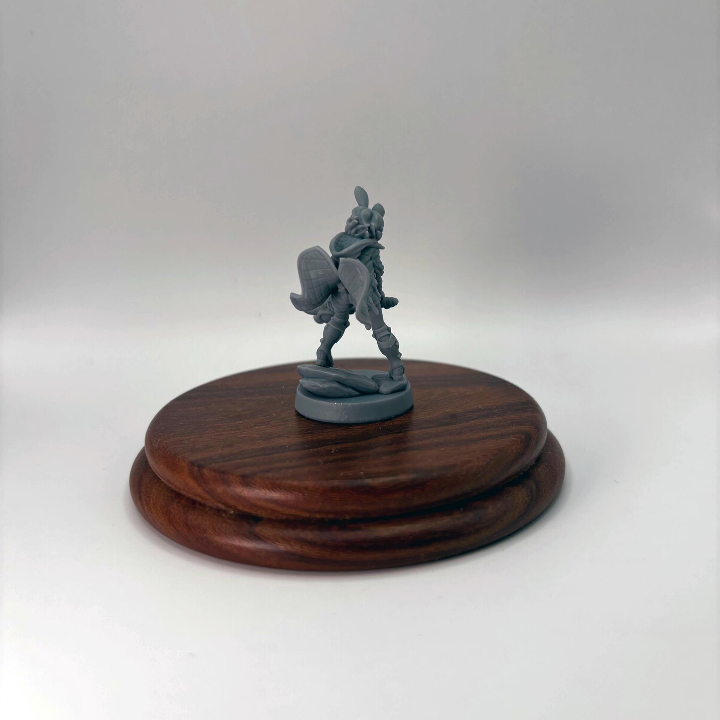 Fleur de Lune, Lightseeker Rabbit Paladin Miniature - LPOMC - 28mm / 32mm / 36mm