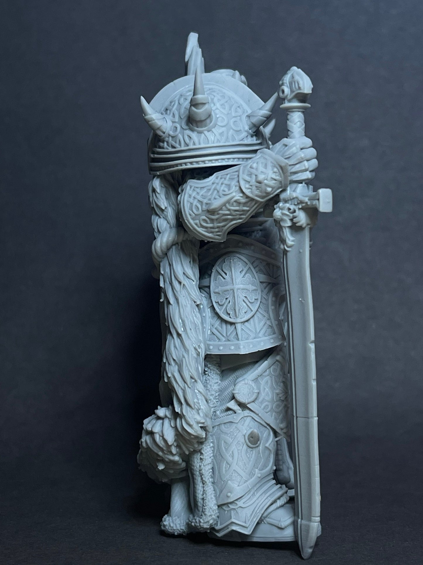 Uther Pendragon - Mythreal - 32mm / 75mm