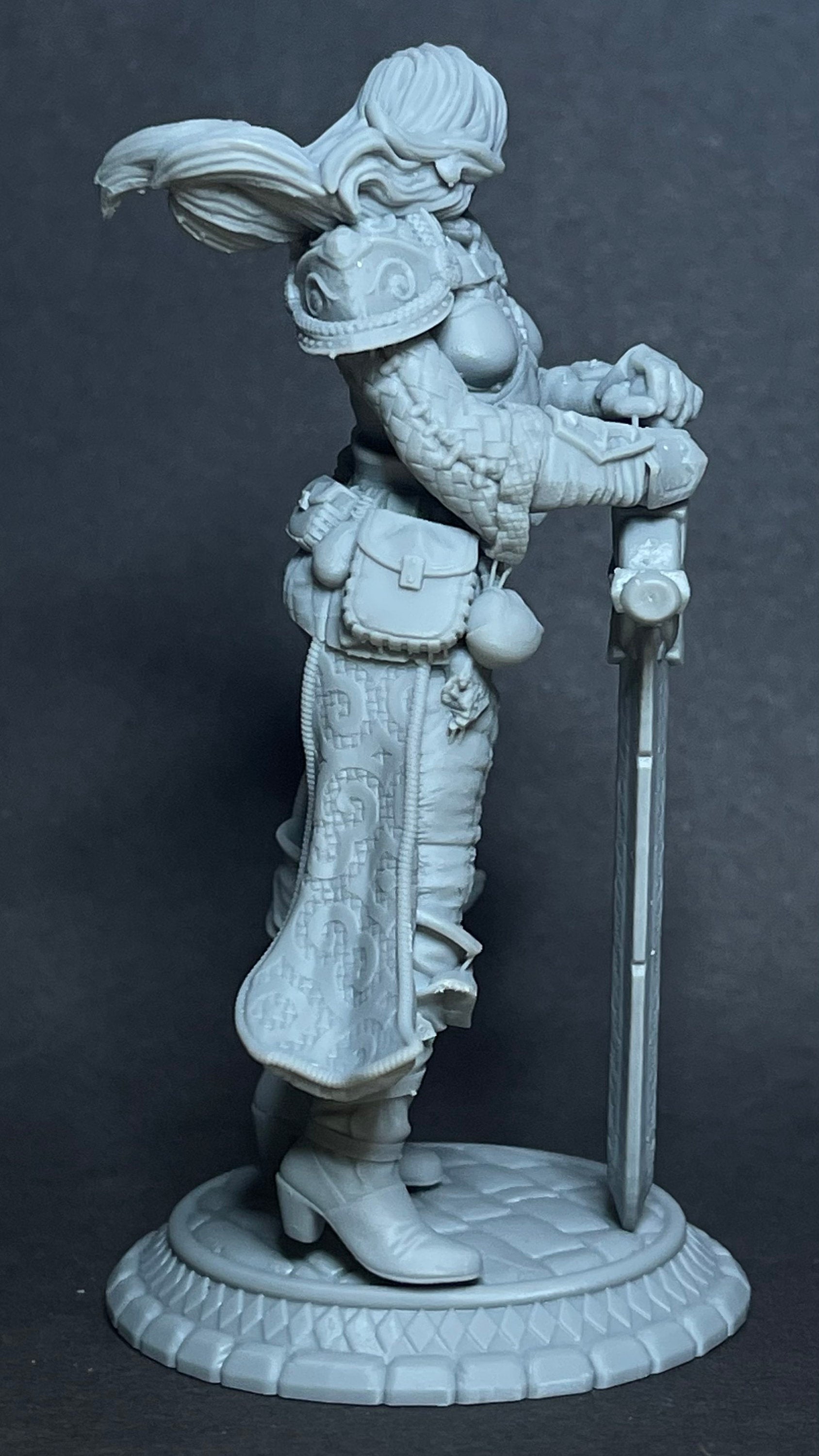 Igraine Pendragon - Mythreal - 32mm / 75mm