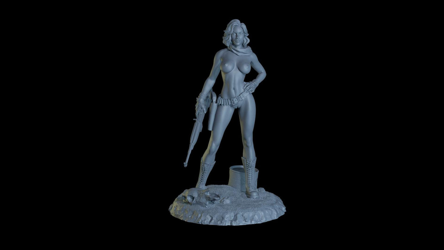 Wasteland Queen Amber Figurine (Standard, Topless, and Nude Variations) - Cosmondo - 75mm / 120mm