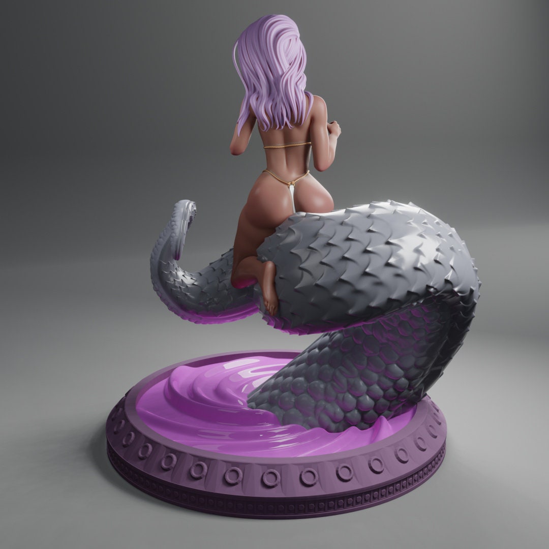 Tentacle Pinup Girl - Awaken The Void - 28mm / 32mm / 36mm / 75mm